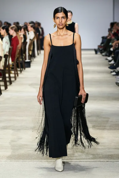 Look 48